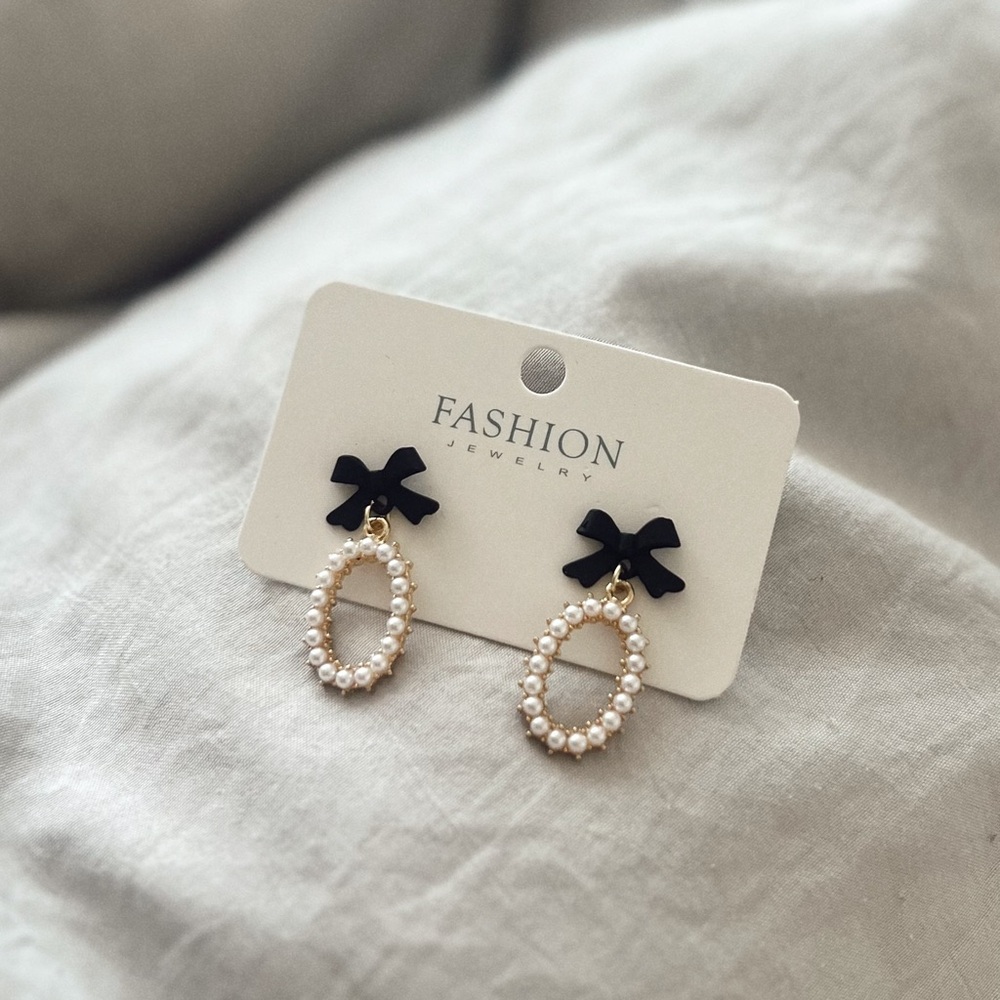 NWT Bow & Faux Pearl Drop Earrings